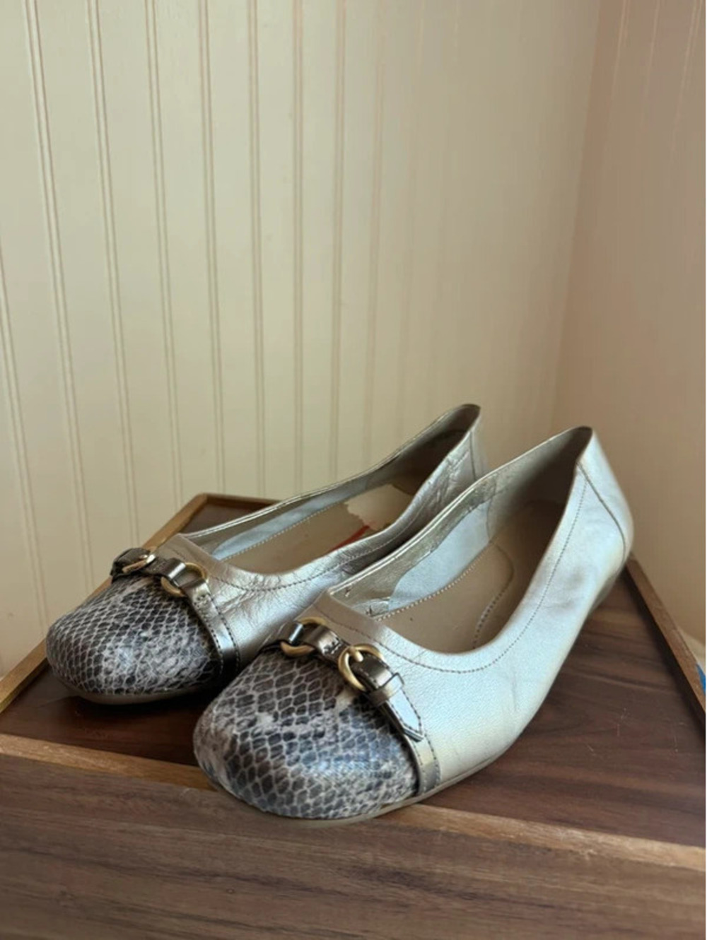 Easy Spirit Beige Snake Print Buckle Ballet Flats Size 8W